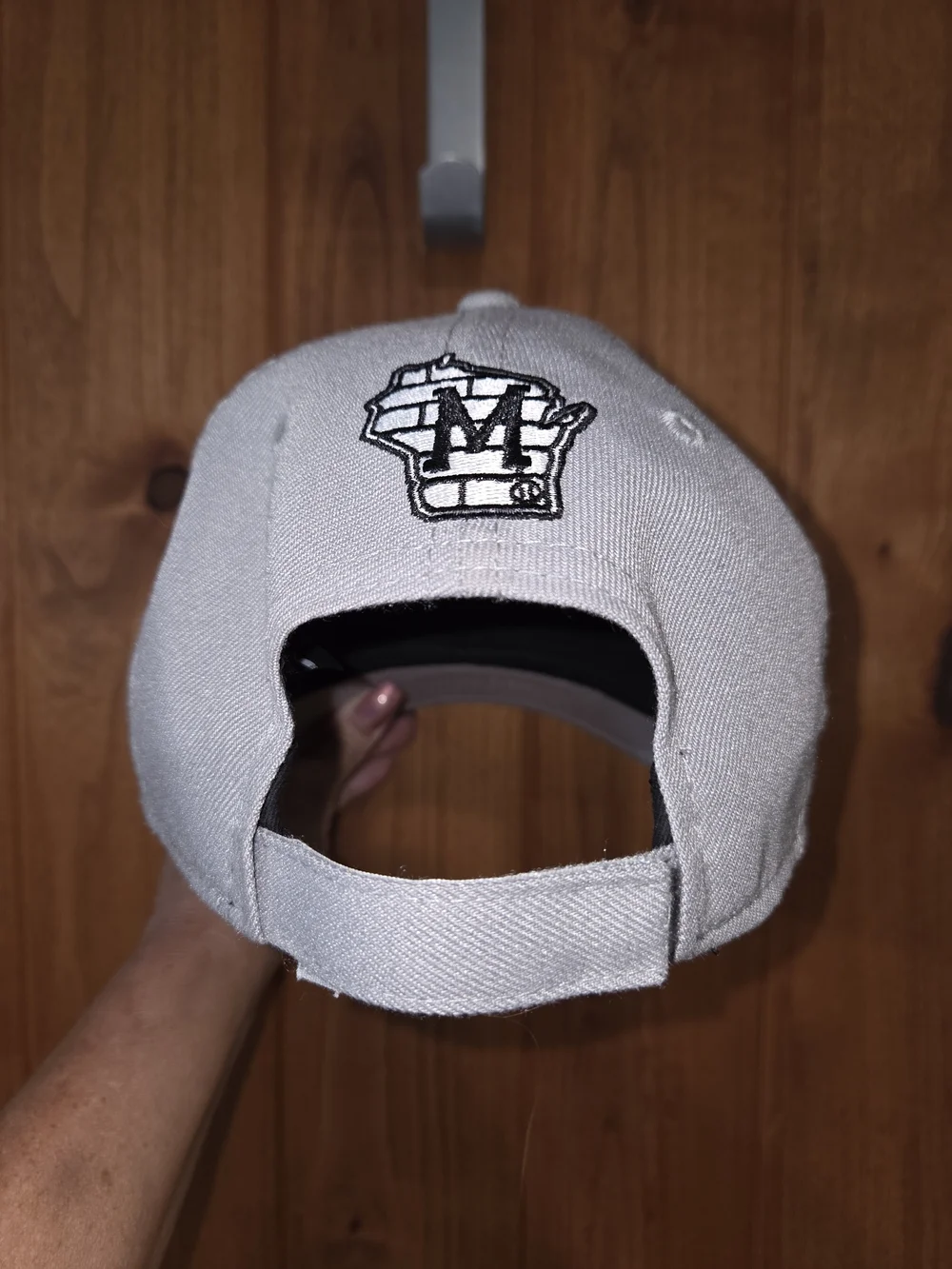 MLB official milwaukee